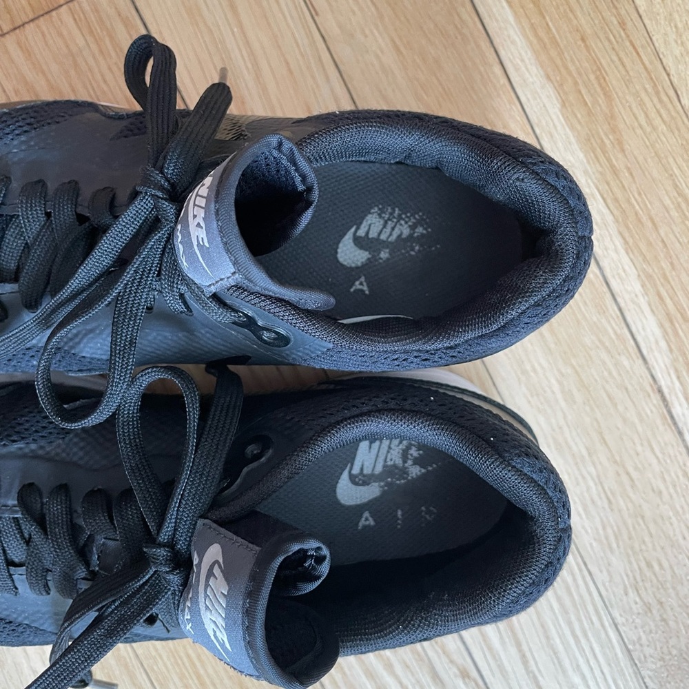 Nike Air Max Sneakers - Picture 4 of 9